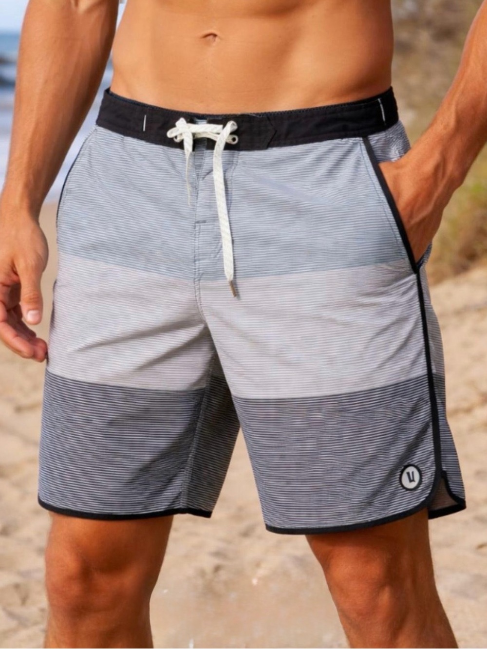 Vuori Cruise Board Shorts Size 32